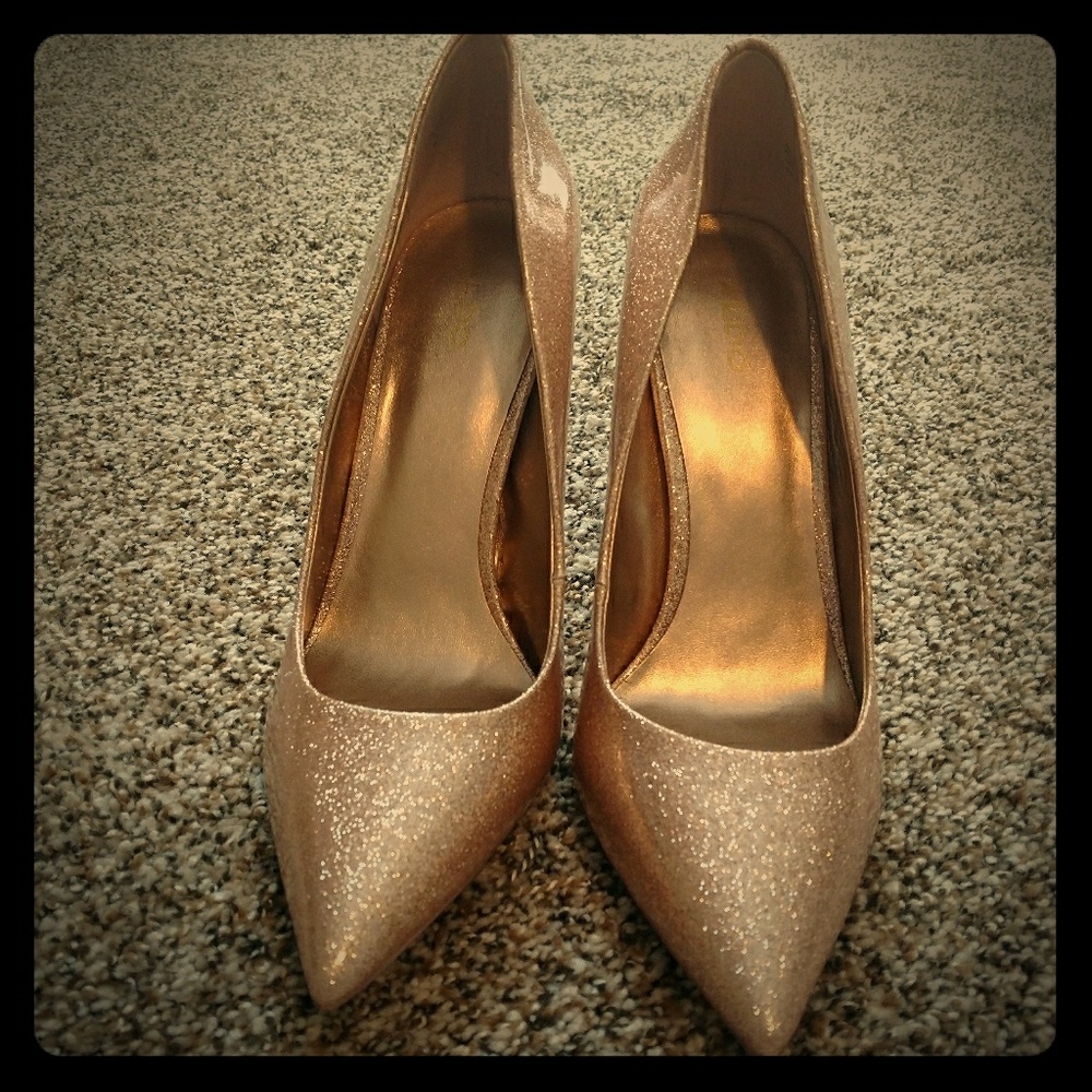 Aldo Pink Glitter Shoe